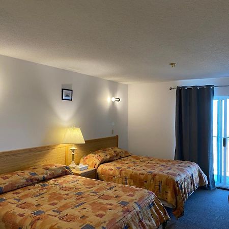Hillview Motel Vanderhoof Bagian luar foto